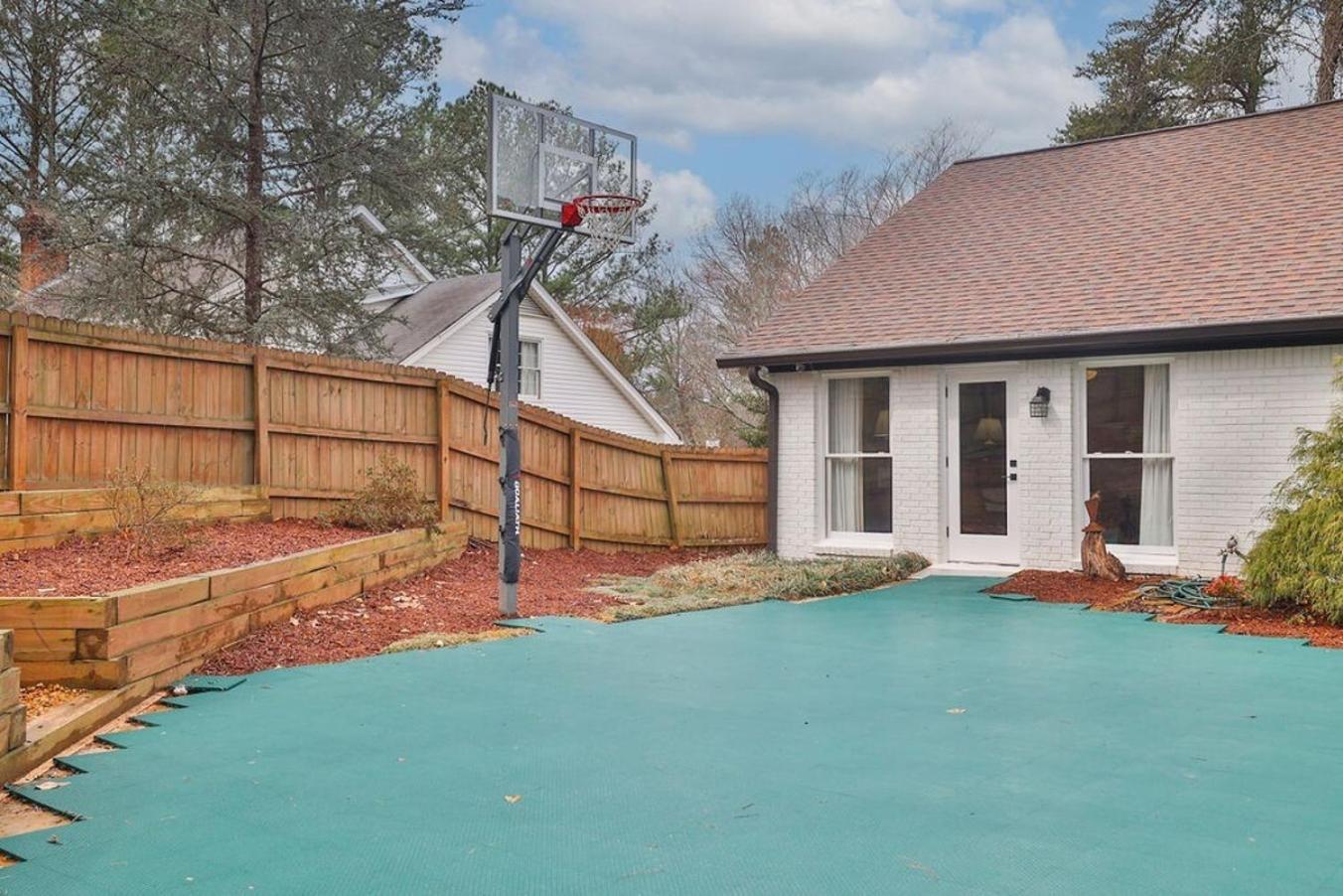 Sandy Springs Executive Retreatpoolhottubsaunabasketball Court Villa Atlanta Exterior photo